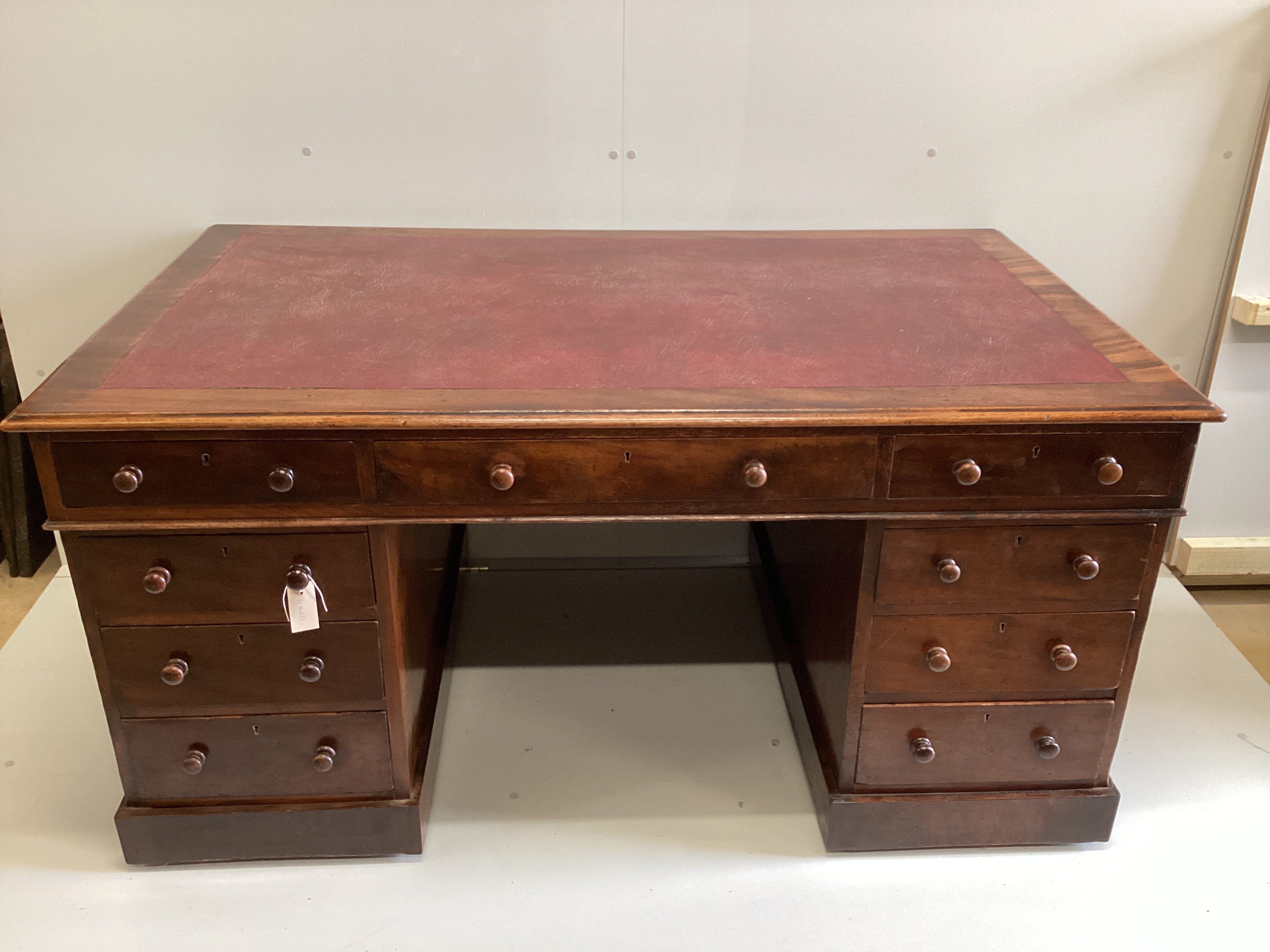 A Victorian mahogany pedestal partner's desk, width 152cm, depth 90cm, height 76cm